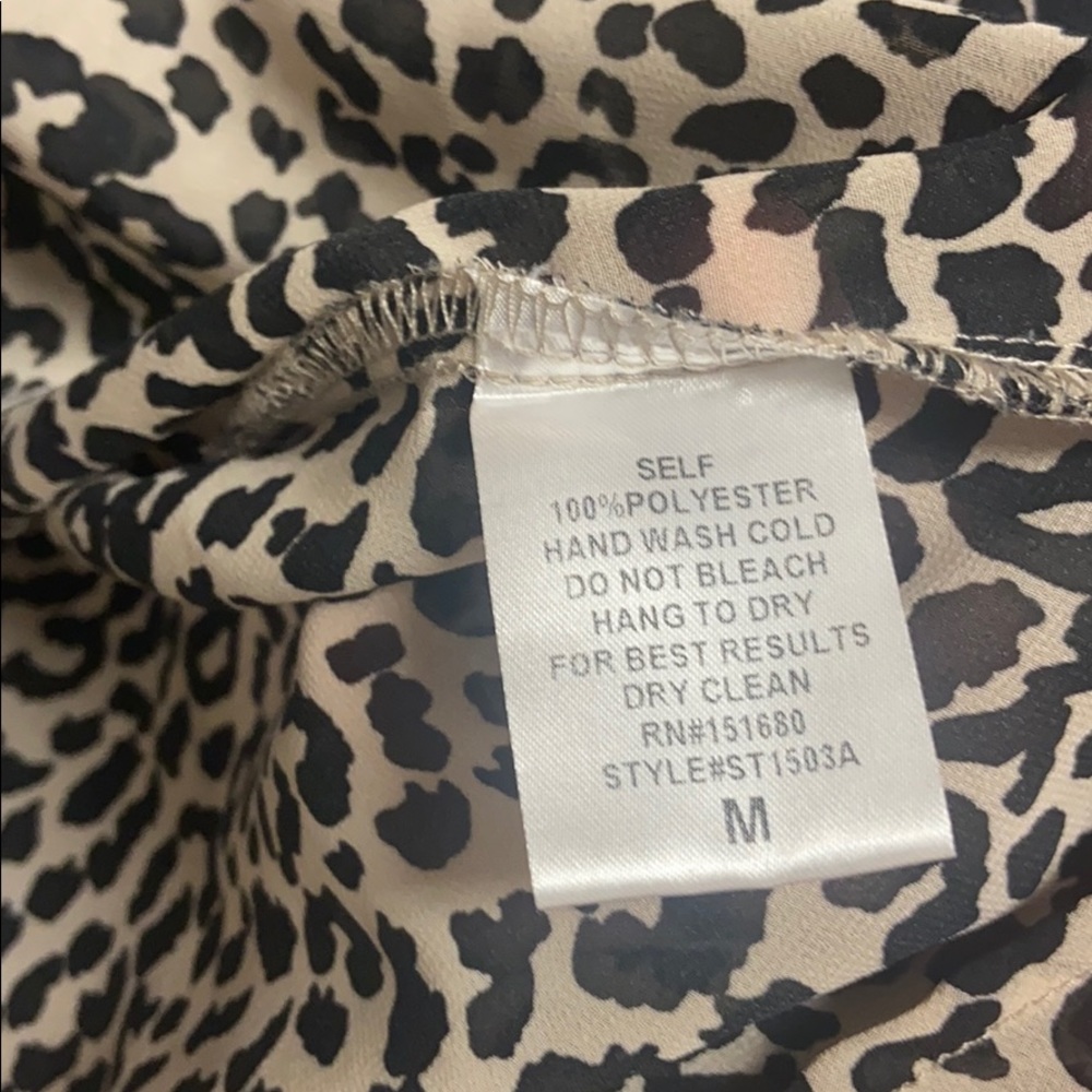 Cheetah Collard Blouse - Picture 11 of 11